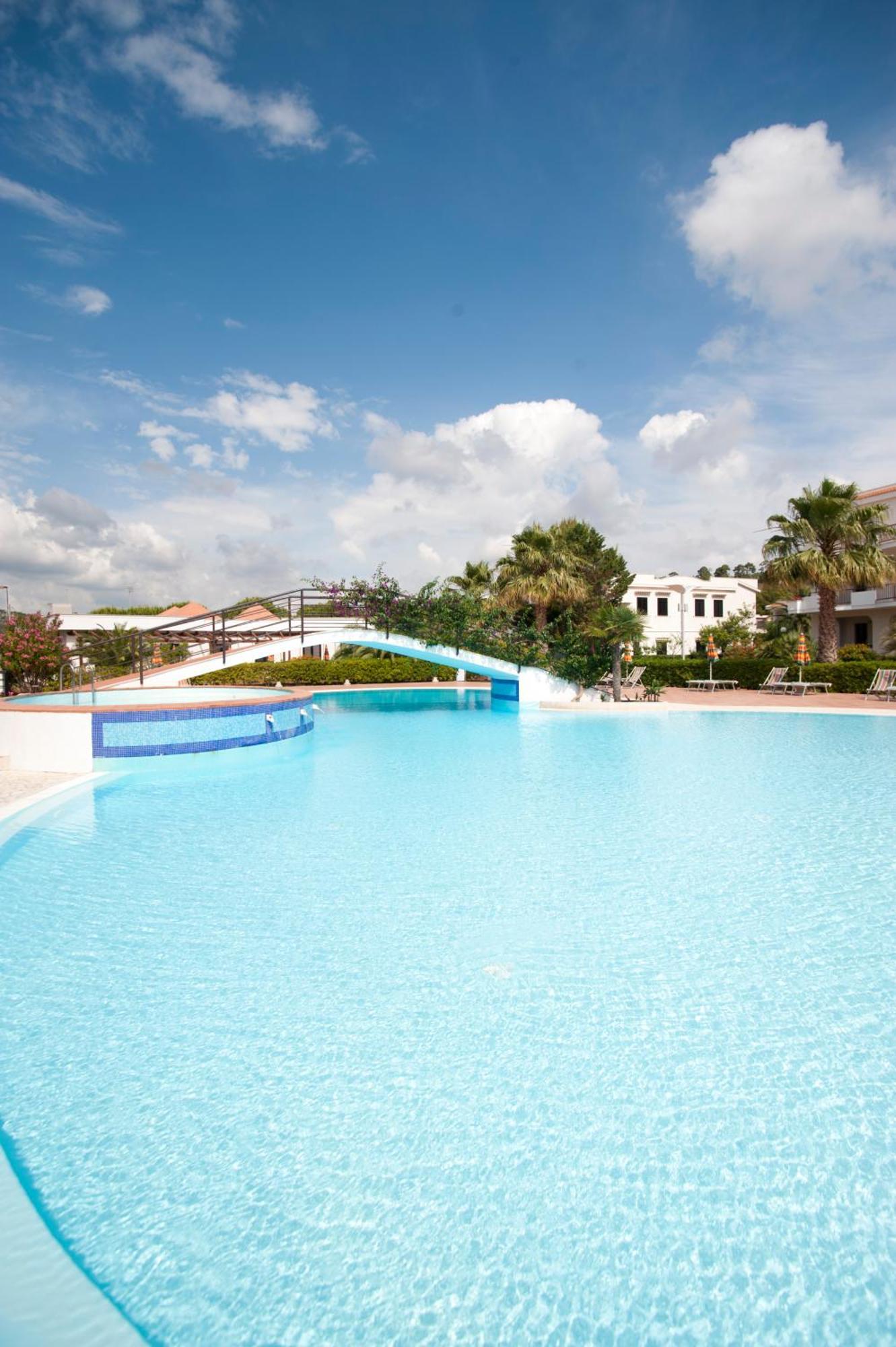 Oasiclub Hotel Vieste Bagian luar foto