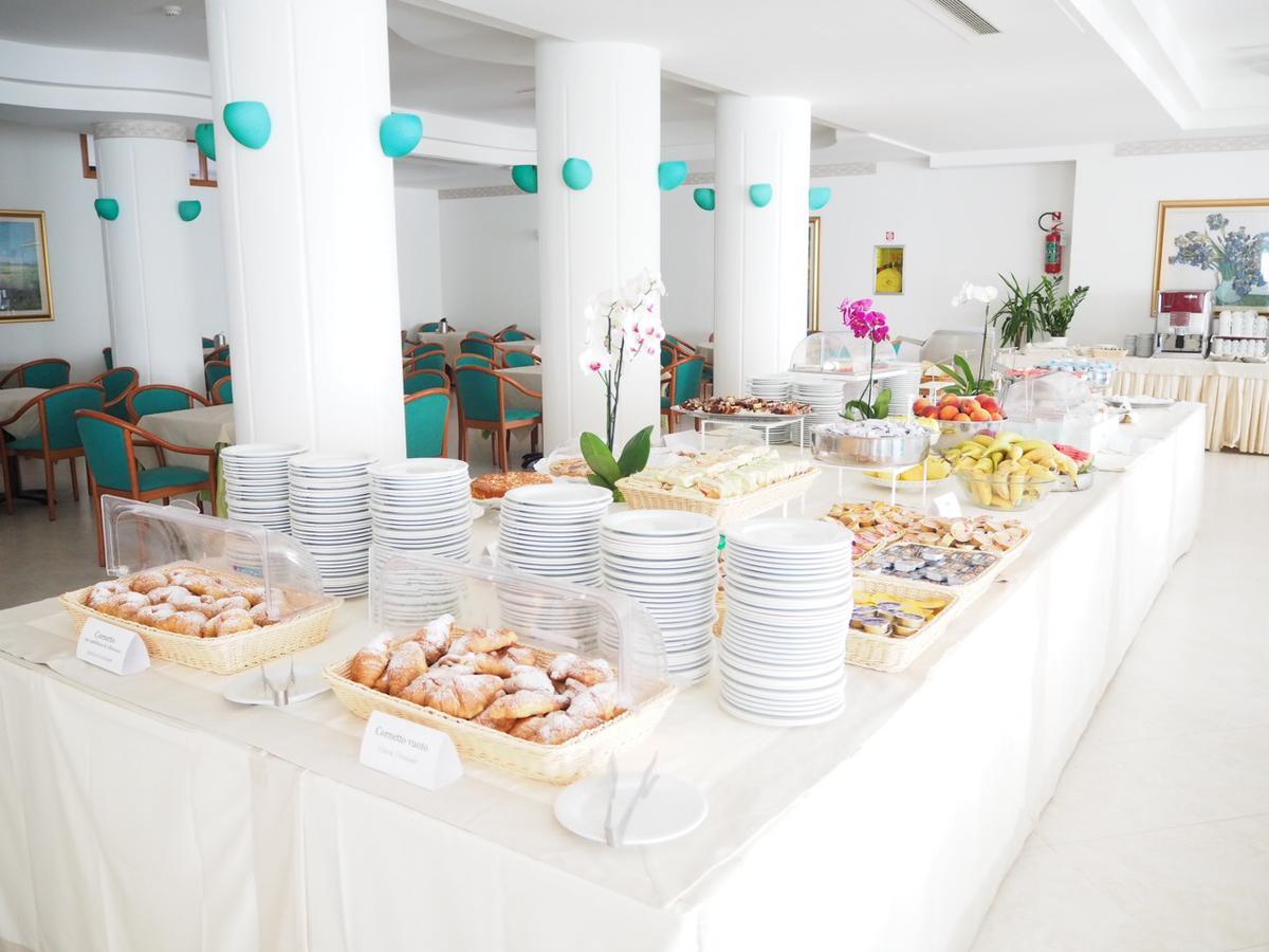 Oasiclub Hotel Vieste Bagian luar foto
