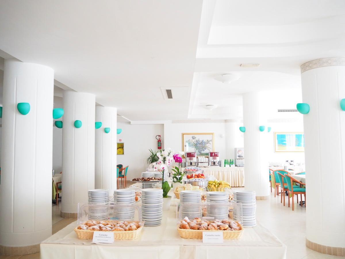 Oasiclub Hotel Vieste Bagian luar foto