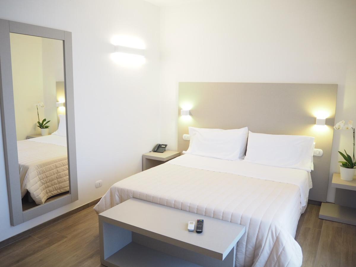 Oasiclub Hotel Vieste Bagian luar foto