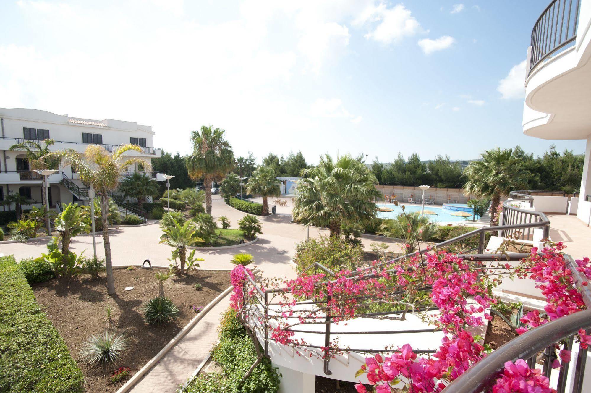 Oasiclub Hotel Vieste Bagian luar foto