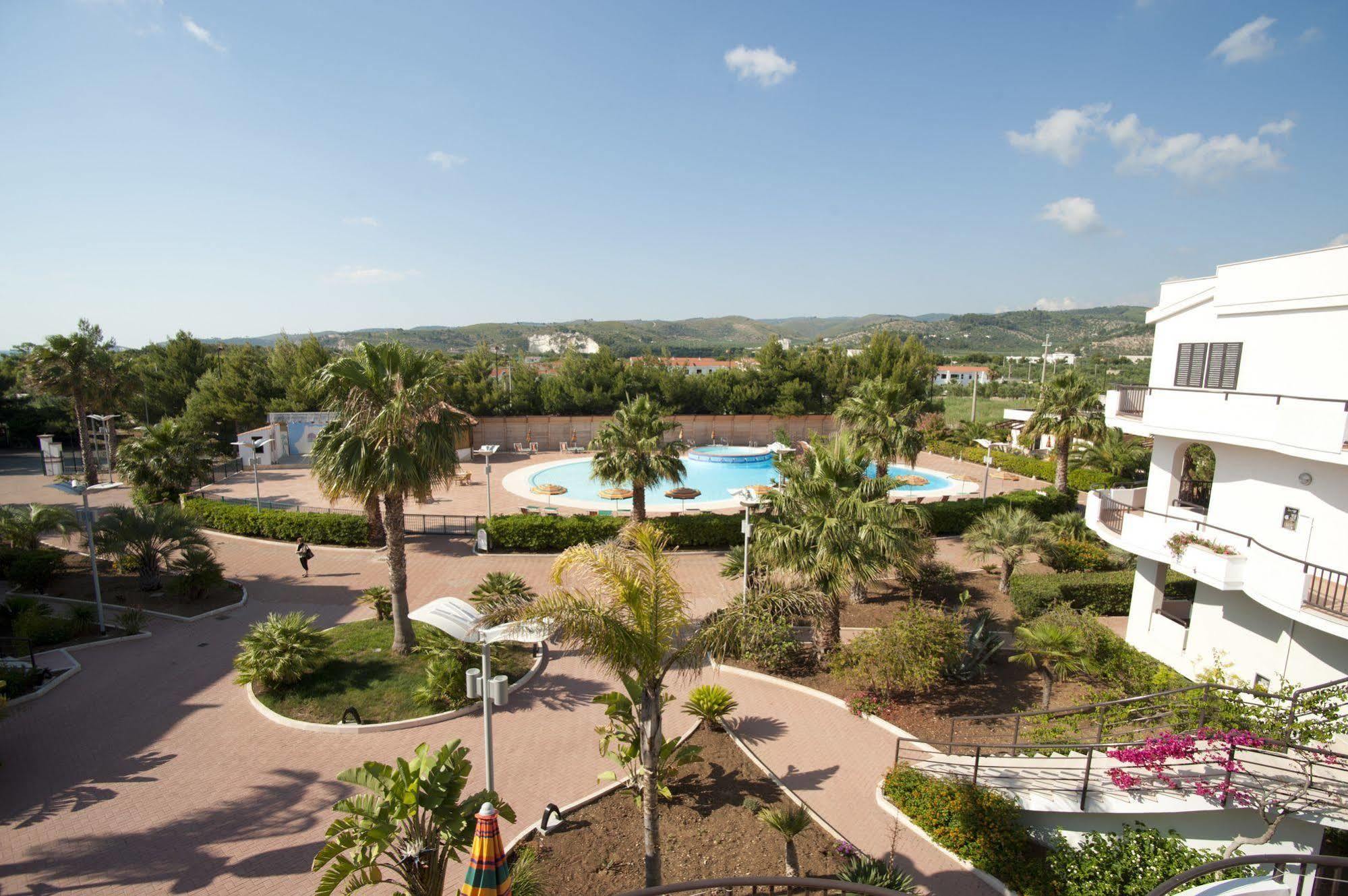 Oasiclub Hotel Vieste Bagian luar foto