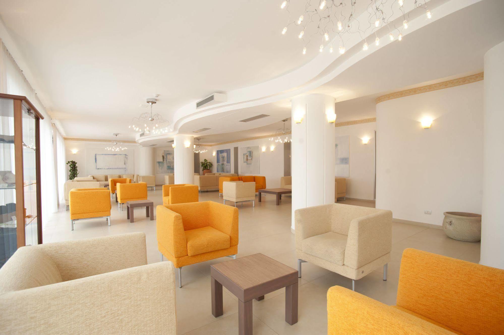Oasiclub Hotel Vieste Bagian luar foto