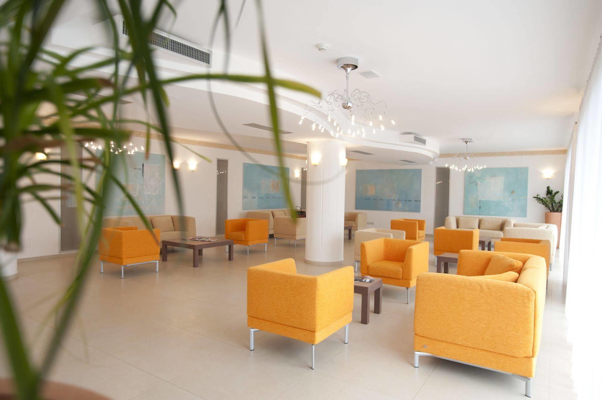 Oasiclub Hotel Vieste Bagian luar foto