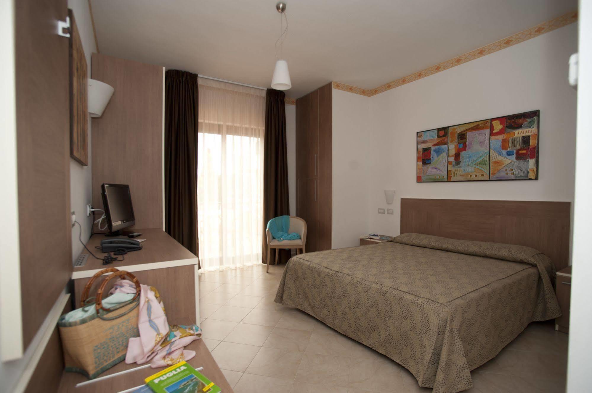 Oasiclub Hotel Vieste Bagian luar foto