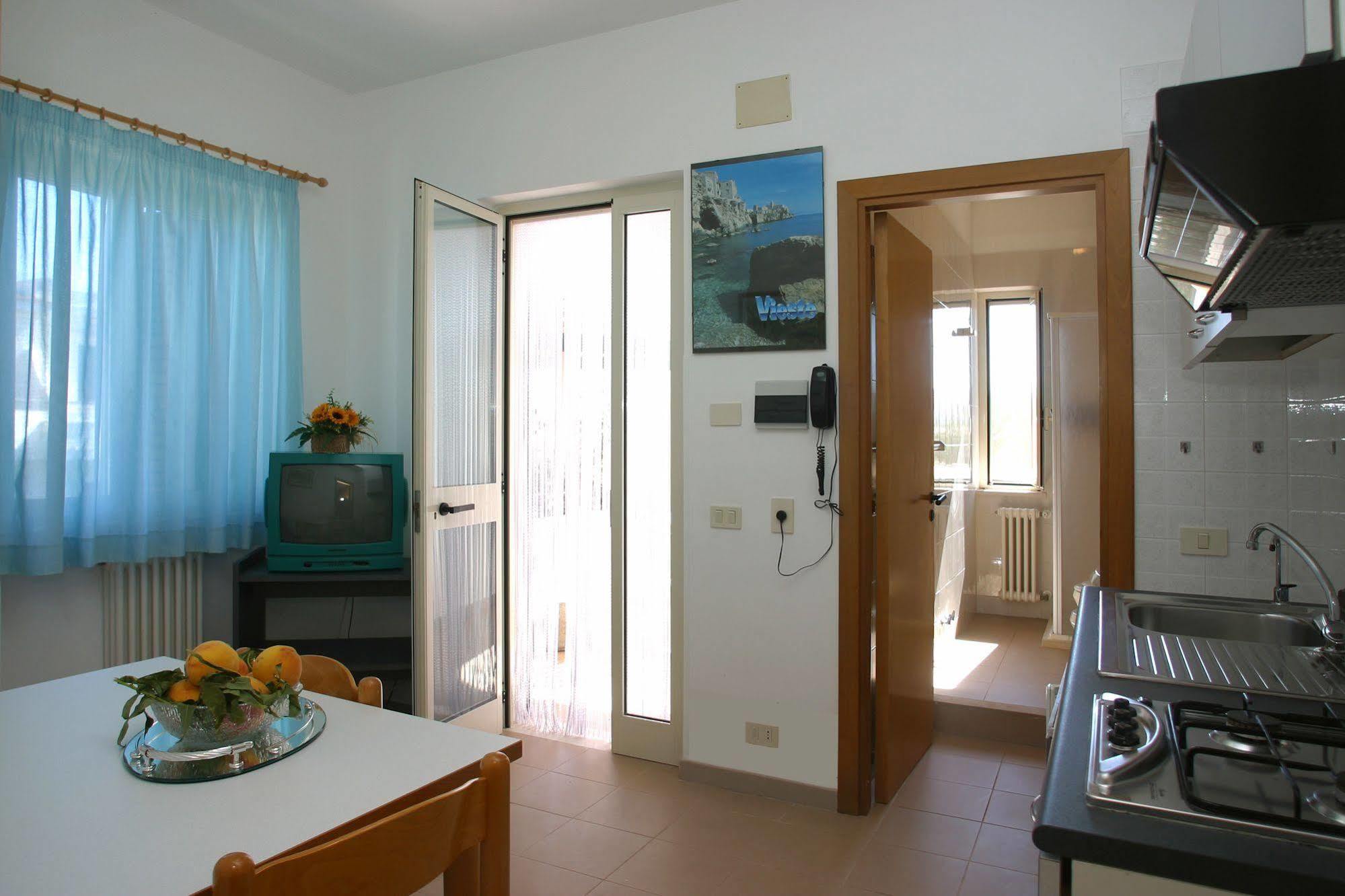 Oasiclub Hotel Vieste Bagian luar foto